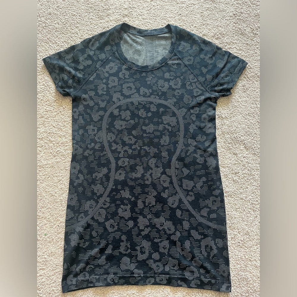 Lululemon Swiftly Tech Short Sleeve 2.0, DFTN/OCNA